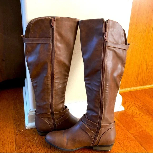 Material Girl High Boots Cognac Size 7.5 M Buckle Zipper Box MCAPRI Lined - Picture 12 of 13